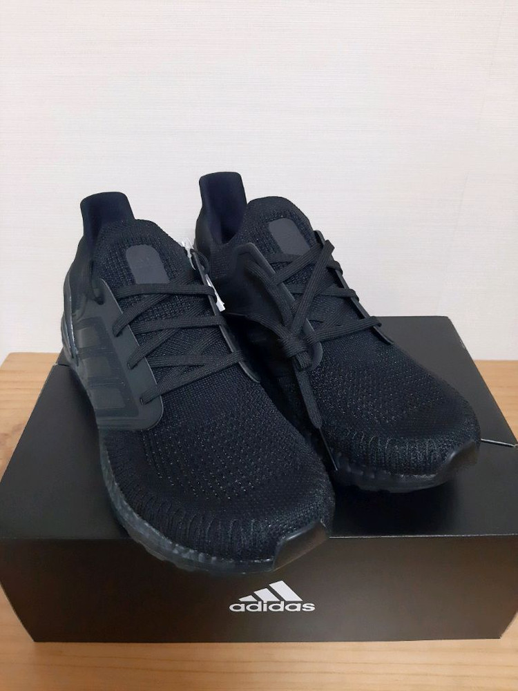 아디다스 울트라부스트 트리플블랙 새상품--1