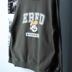 (L-XL) 이벳필드 맨투맨 티셔츠 빅프린팅 카키