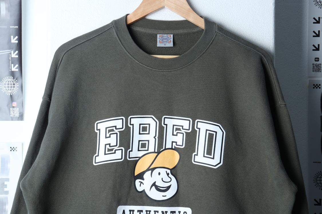 (L-XL) 이벳필드 맨투맨 티셔츠 빅프린팅 카키--2