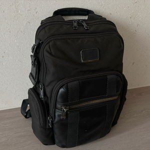 투미 넬리스 백팩