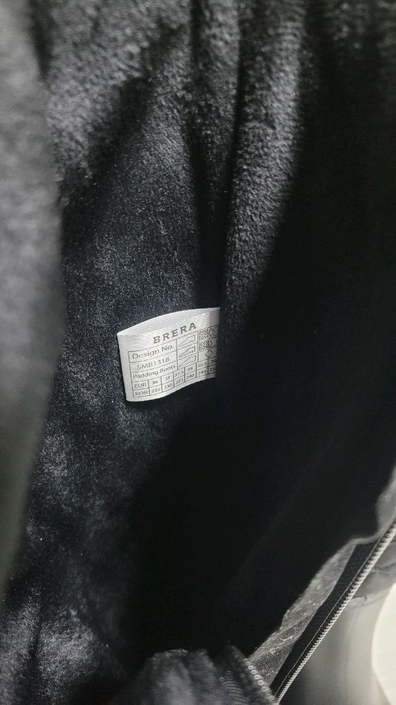 새것 입니다. 브레라 퀼팅 롱부츠 블랙 색상입니다 사이즈는 235mm입니다기능성 깔창으로 편안한 착화감을 제공합니다--4