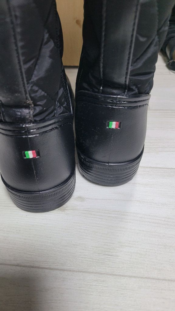 새것 입니다. 브레라 퀼팅 롱부츠 블랙 색상입니다 사이즈는 235mm입니다기능성 깔창으로 편안한 착화감을 제공합니다--7