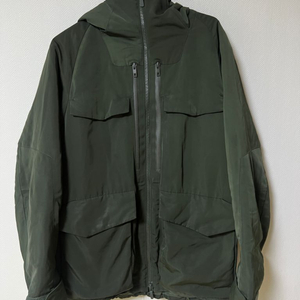 유니클로 화이트마운티어링 하이브리드 다운 자켓