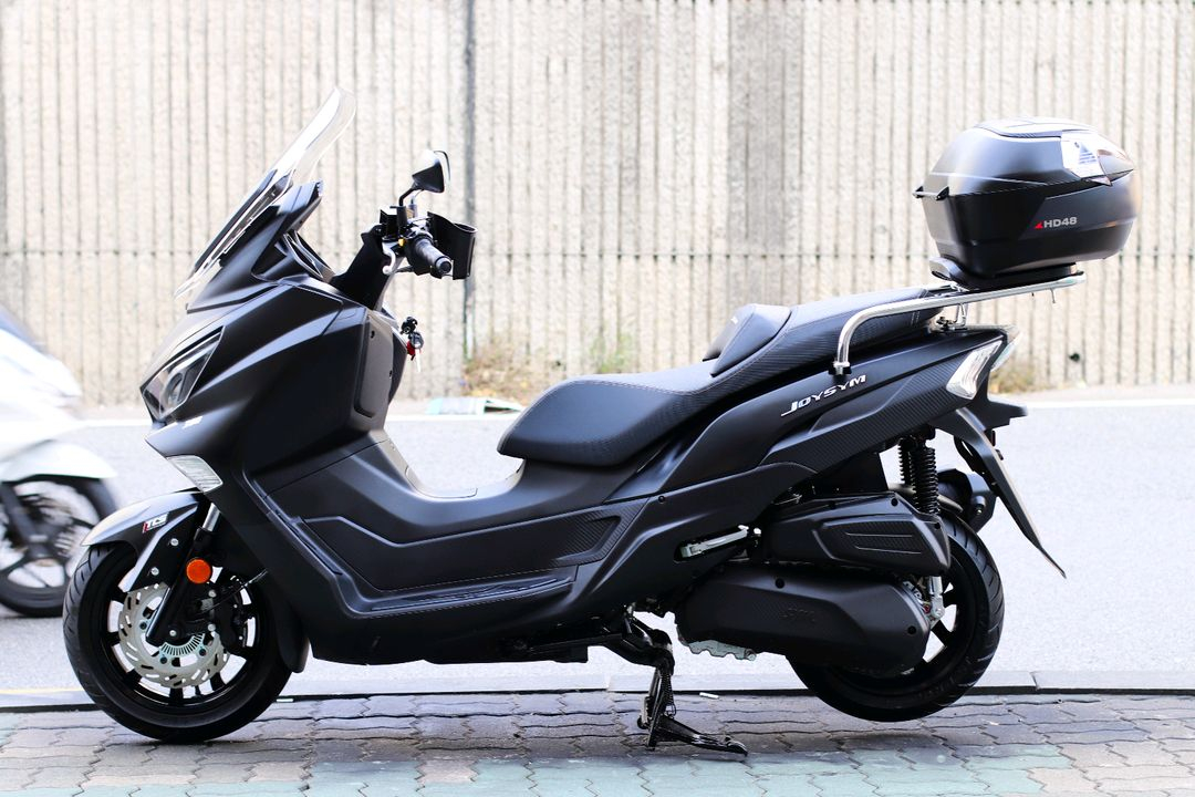 조이심300 sym 25년형 신차급 오토바이 판매합니다--3