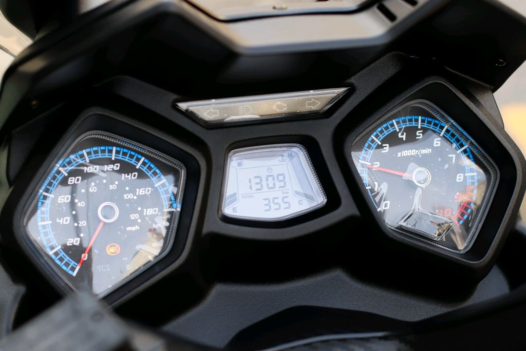 조이심300 sym 25년형 신차급 오토바이 판매합니다--6