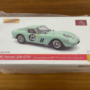 다이캐스트 1/18 cmc 페라리 250 gto #15 민트(스털링 모스 탑승) 미개봉