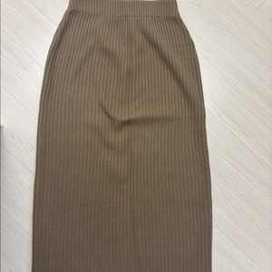 새상품 블라썸 니트스커트