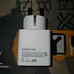 삼성 갤럭시북 정품 65w 접지형 어댑터 팝니다