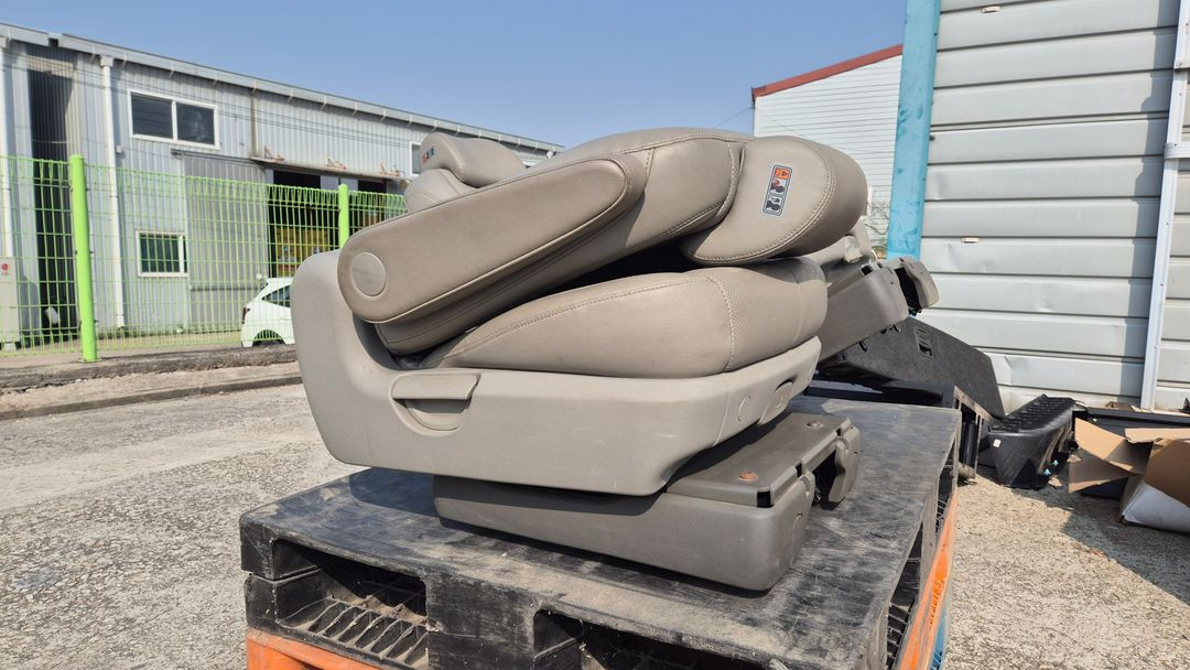 카니발 개조시트(가죽) 이미지