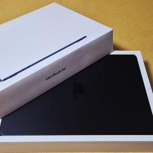 Macbook Air M4 15인치 판매합니다.