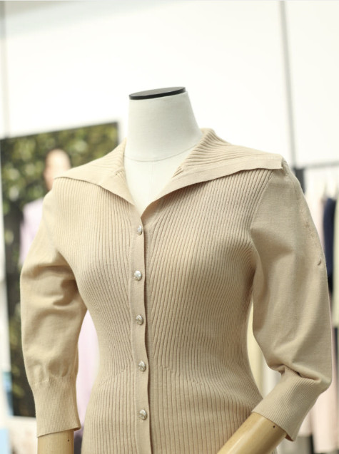 잇미샤 오픈카라 가디건 겸 상의 베이지컬러 팔아요--5