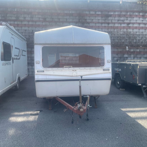 캠핑카 트레일러 이미지