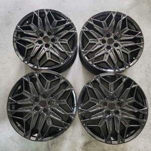 그랜져GN7 20인치 프레스티지 순정휠 블랙휠 팝니다 / 싼타페 쏘렌토 팰리세이드 카니발 이미지