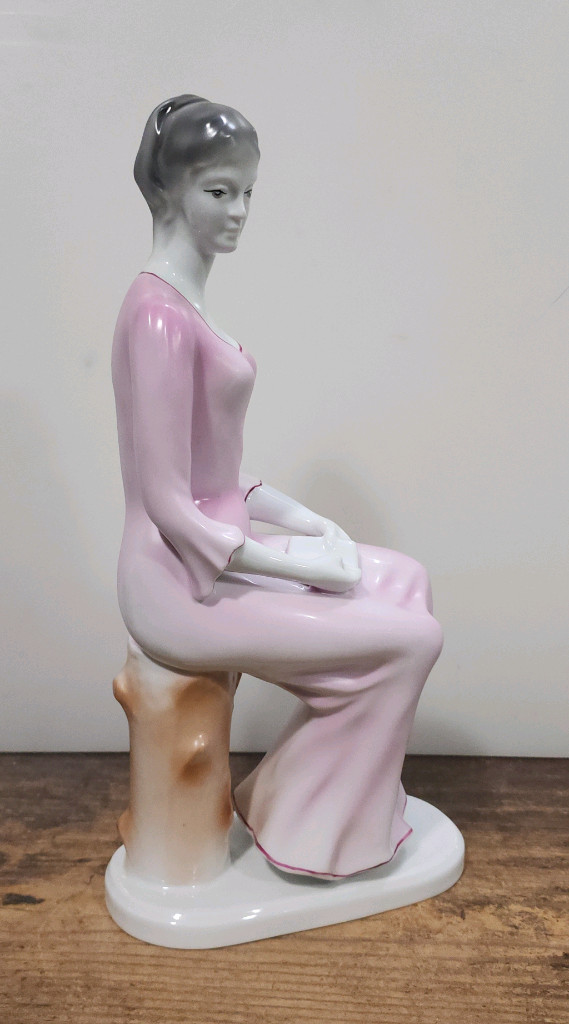 헝가리 홀로하자 사이즈 큰 피겨린.--3