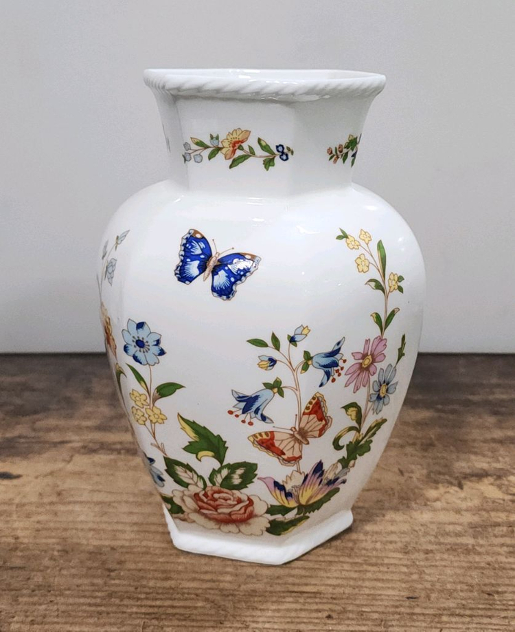 영국 앤슬리 코티지가든 각진 화병.--1