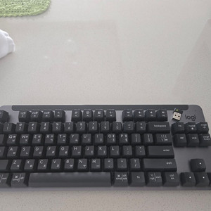 로지텍 K855 키보드 팝니다.