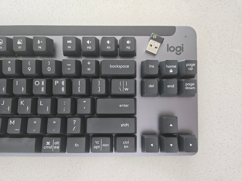 로지텍 K855 키보드 팝니다.--1