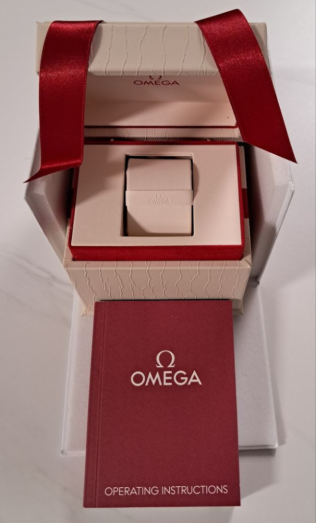 오메가 여성 시계케이스 박스 팝니다 이미지