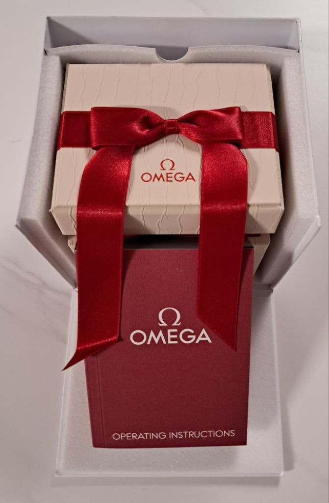 오메가 여성 시계케이스 박스 팝니다 이미지