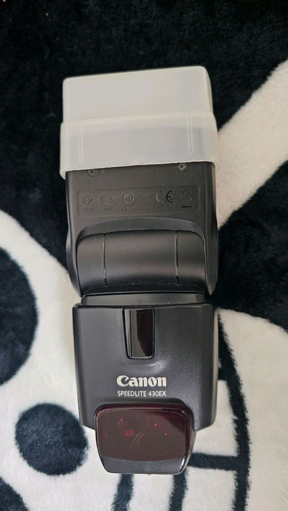 캐논 EOS 5D Mark IV + 캐논 스피드 라이트 430EX 이미지