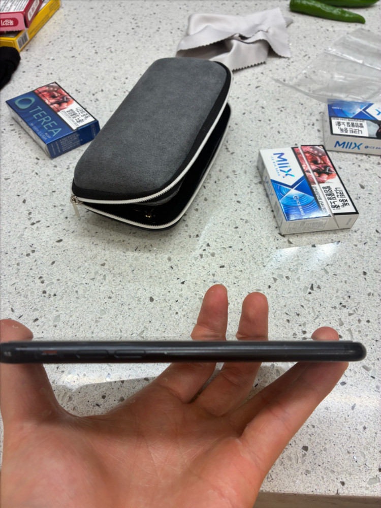 아이폰se2 블랙 256기가--5