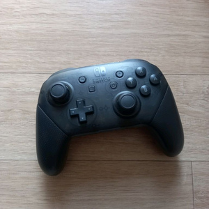 닌텐도 프로컨트롤러 프로컨 패드만 팝니다