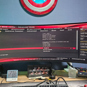 수냉 예술작품 PC 본체+커세어K70키보드+레이싱핸들 로지텍 G27풀셋