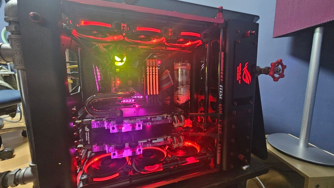 수냉 예술작품 PC 본체+커세어K70키보드+레이싱핸들 로지텍 G27풀셋--2