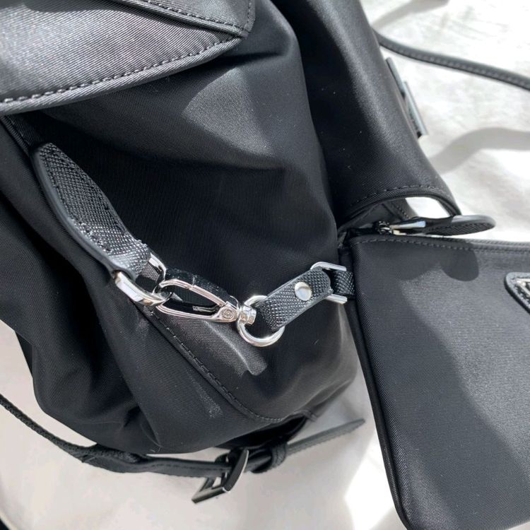 프00 파우치 미디엄 리나일론 백팩--1