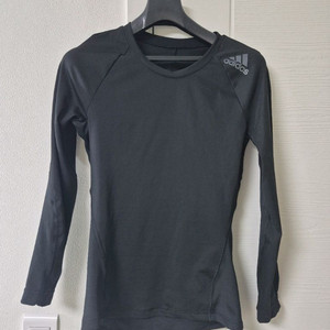 아디다스 TECHFIT 롱슬리브 S사이즈