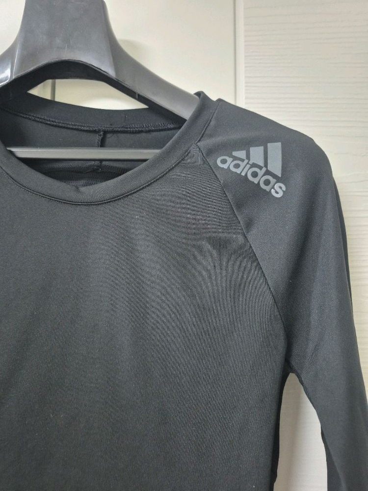 아디다스 TECHFIT 롱슬리브 S사이즈--1