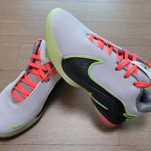 나이키 르브론22 크라운쥬얼 270사이즈 새제품 15만원