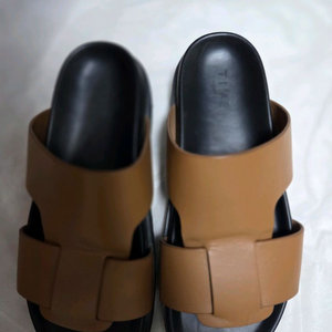 타임옴므 정품 브라운+블랙 가죽 슬리퍼 270사이즈