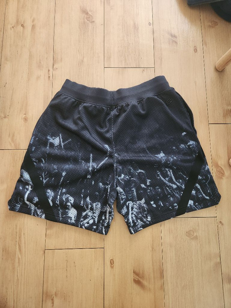 언더아머 커리 농구바지 판매합니다.--1