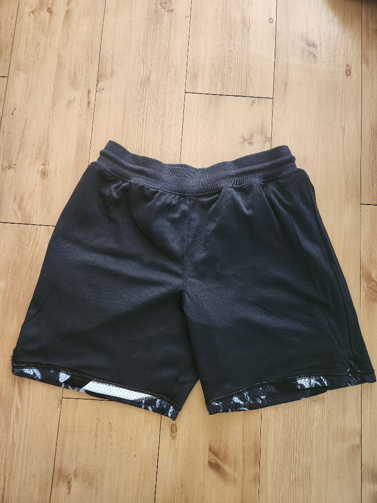 언더아머 커리 농구바지 판매합니다.--2