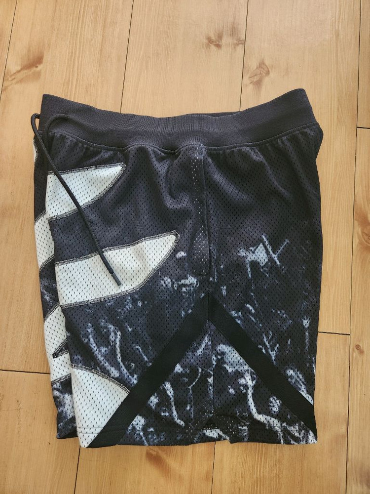 언더아머 커리 농구바지 판매합니다.--3