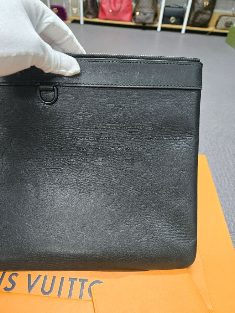 [특가][정품] 루이비통 쉐도우 클러치백--1