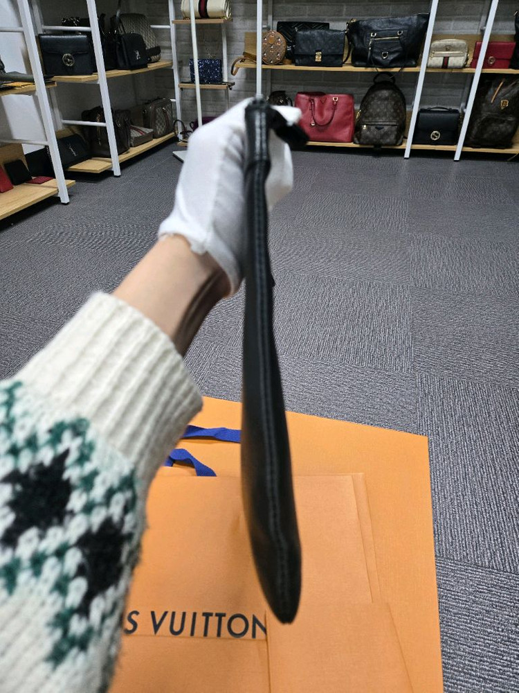 [특가][정품] 루이비통 쉐도우 클러치백--4