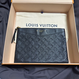 루이비통 모노그램 앙프렝뜨 클러치