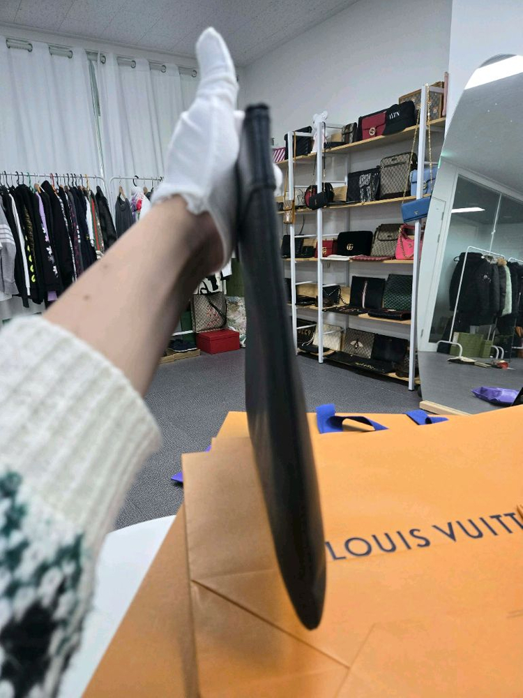 [40%할인] 루이비통 포쉐트 쉐도우 클러치백--6