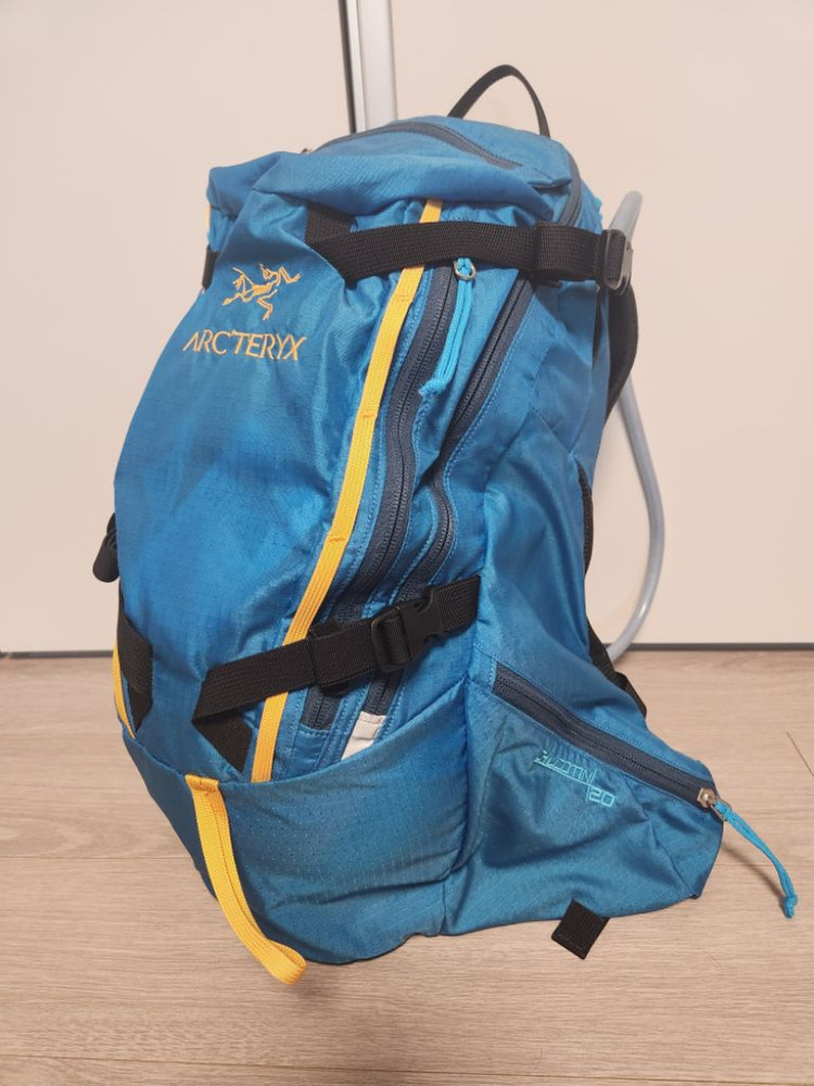 아크테릭스 CHILCOTIN Riptide 20L--2