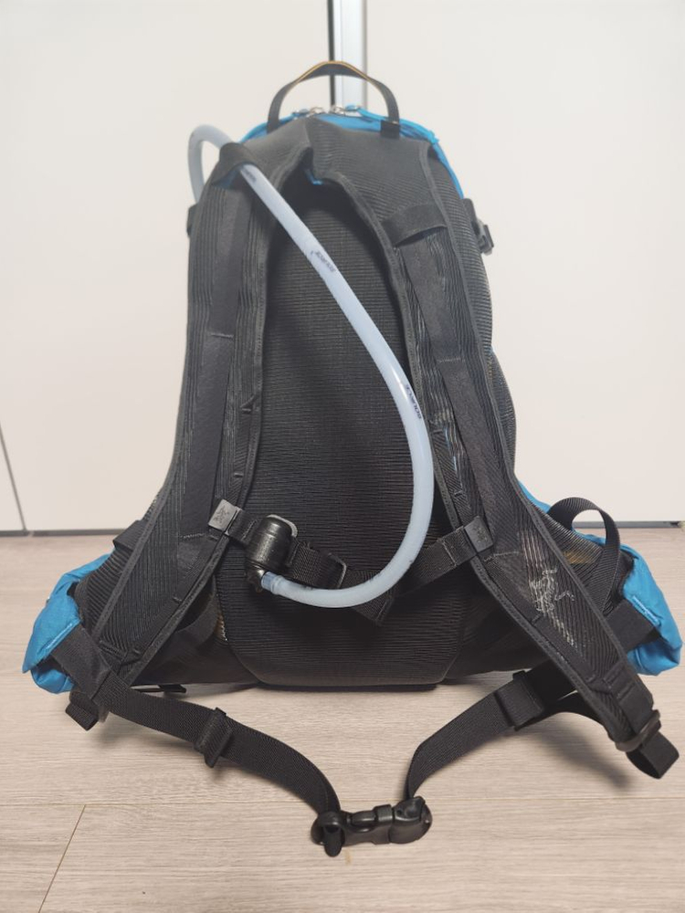 아크테릭스 CHILCOTIN Riptide 20L--3