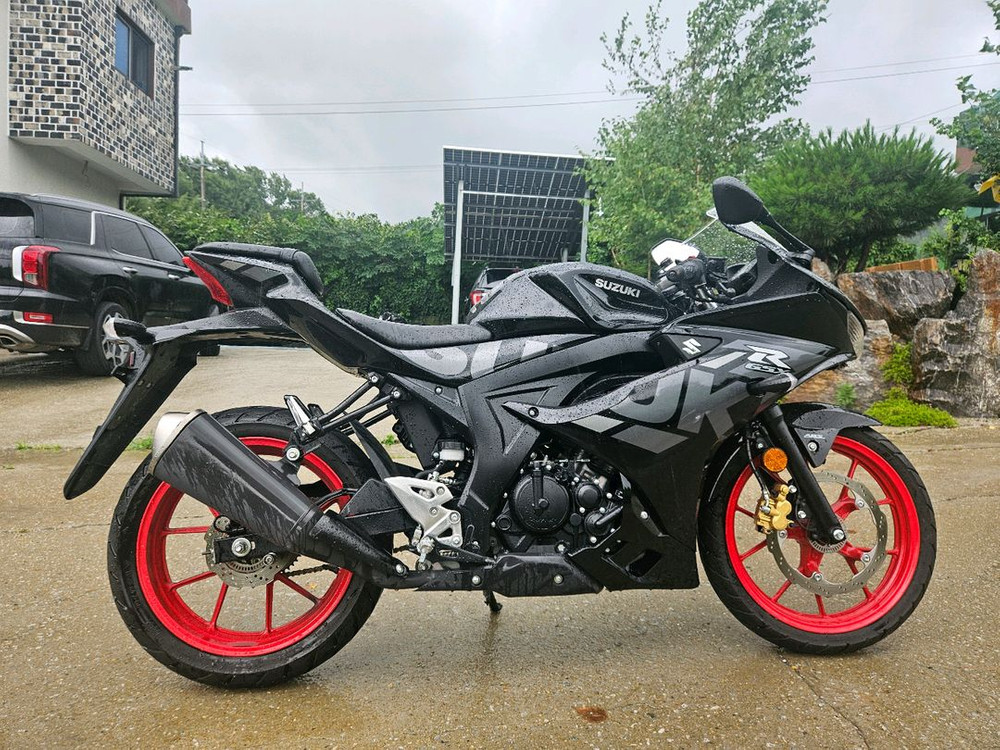 스즈키gsxr125 /검빨 /23년식 / 8천키로 /330만/신차급 이미지