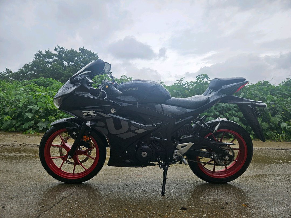 스즈키gsxr125 /검빨 /23년식 / 8천키로 /330만/신차급 이미지