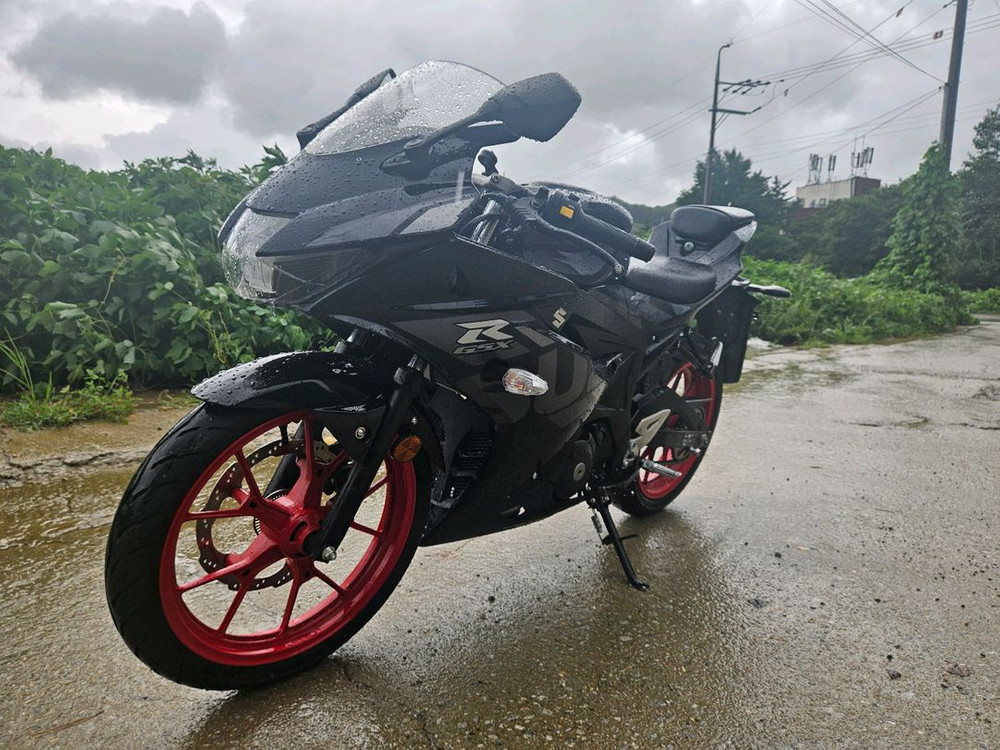 스즈키gsxr125 /검빨 /23년식 / 8천키로 /330만/신차급 이미지
