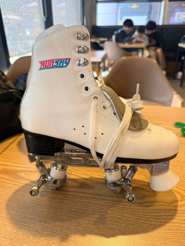 롤러스케이트 런스카이 부츠 팝니다 240사이즈--1