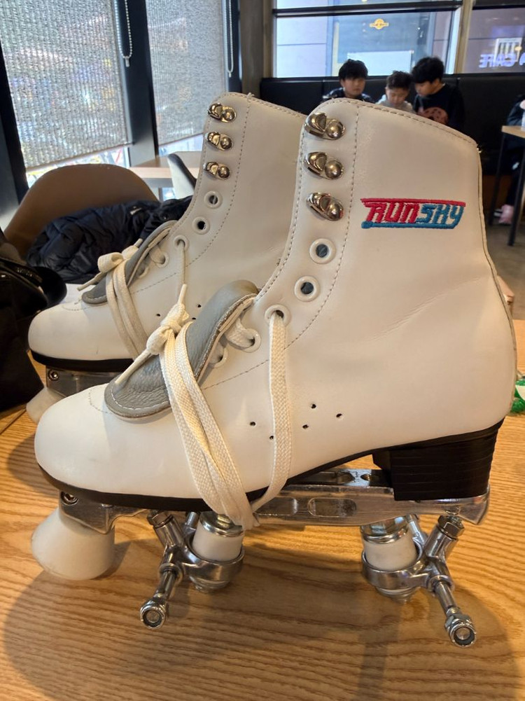 롤러스케이트 런스카이 부츠 팝니다 240사이즈--3