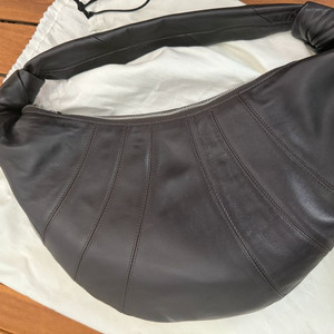 (새상품) 르메르 포춘백 나파 레더 다크초콜릿