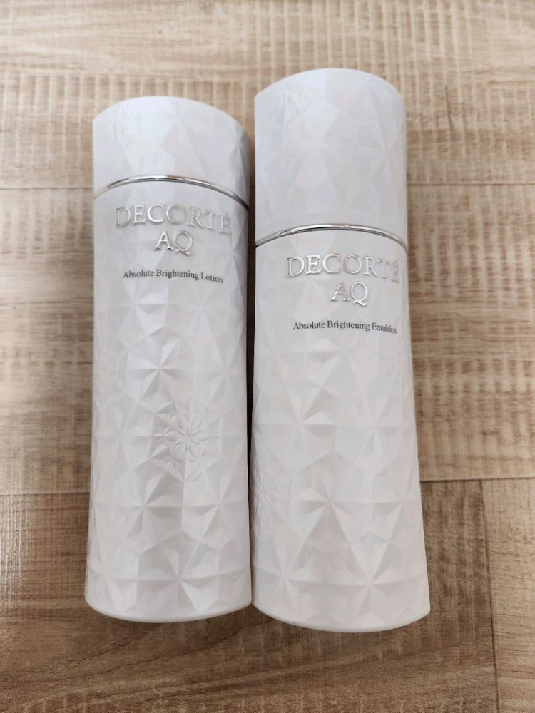 데코르테 AQ 화이트닝 에멀젼 로션 팝니다--1