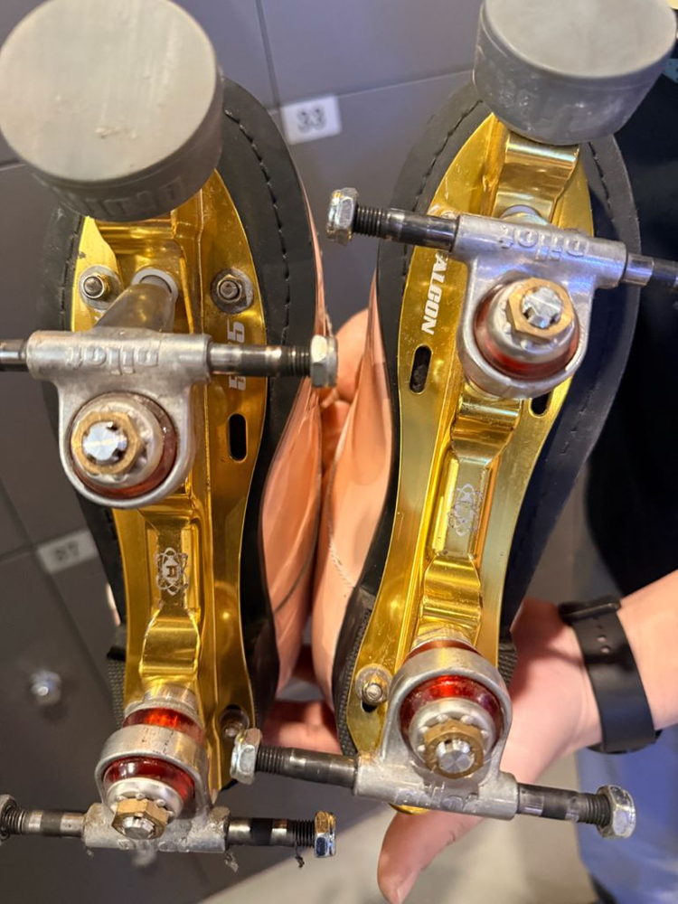 롤러스케이트 팔콘 플레이트 골드색 5.75 팝니다--1